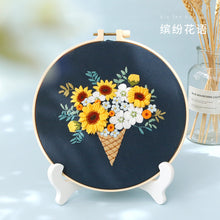 Cargar imagen en el visor de la galería, Pastel Floral Design Hand Embroidery DIY Kit 20cm