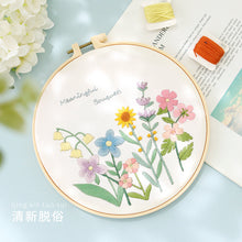 Cargar imagen en el visor de la galería, Pastel Floral Design Hand Embroidery DIY Kit 20cm