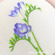 Charger l'image dans la galerie, Purple Freesia Flower PDF Embroidery Pattern + Video Tutorial