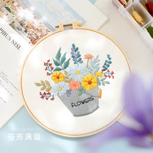 Cargar imagen en el visor de la galería, Pastel Floral Design Hand Embroidery DIY Kit 20cm