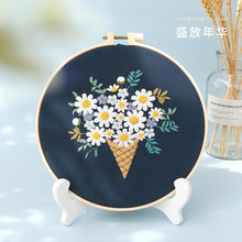 Cargar imagen en el visor de la galería, Pastel Floral Design Hand Embroidery DIY Kit 20cm