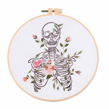 Cargar imagen en el visor de la galería, Skull & Flowers Hand Embroidery DIY Kit 20cm