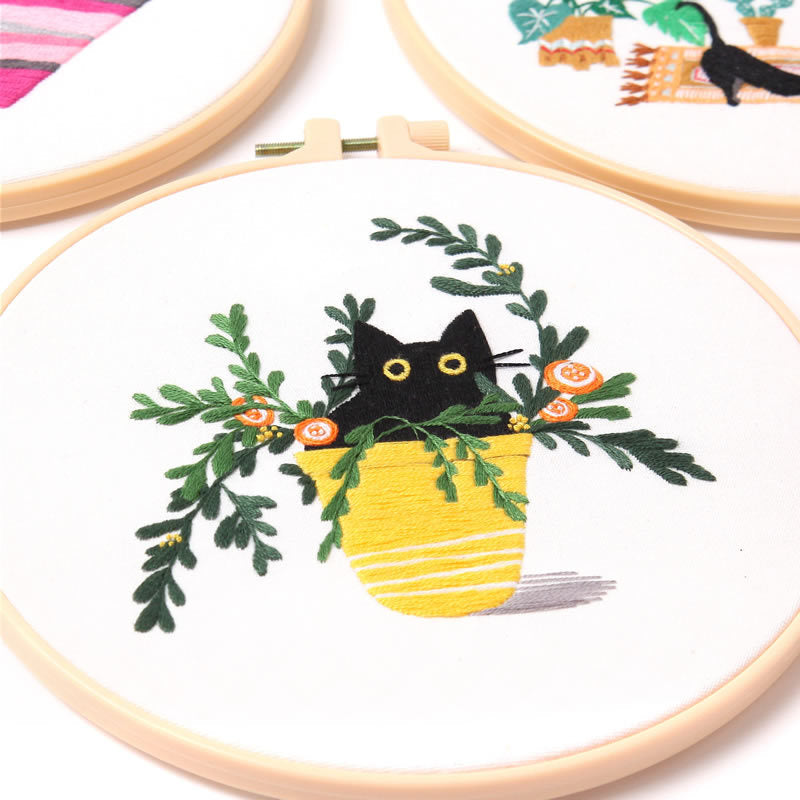 Black Cat Modern Hand Embroidery Kit 20cm