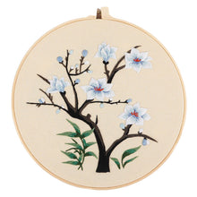 Load image into Gallery viewer, Thread Painting Flowers Hand Embroidery DIY Kit 20cm