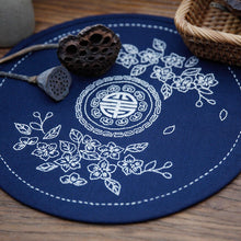 Load image into Gallery viewer, 5 Pcs Set White Floral Coaster Beginner DIY Embroidery Kit Printed with Hoop