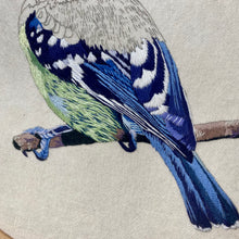 Charger l&#39;image dans la galerie, Thread Painting Realistic Bird PDF Embroidery Pattern  + 3 hrs Video Tutorial
