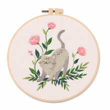 Charger l&#39;image dans la galerie, Cat on Flowers  Hand Embroidery DIY Kit 20cm
