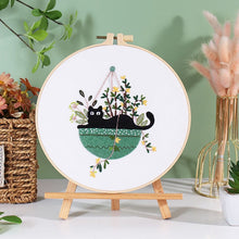Charger l&#39;image dans la galerie, Black Cat &amp; Flower Pot Hand Embroidery DIY Kit 20cm
