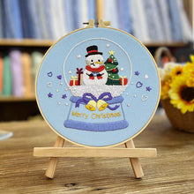 Charger l&#39;image dans la galerie, Christmas Spirit Hand Embroidery DIY Kit 20cm
