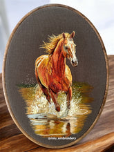 Cargar imagen en el visor de la galería, Original Thread Painting - Running Horse- Hoop size 12x8"
