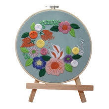 Cargar imagen en el visor de la galería, Kit de bordado a mano para principiantes, ramo de flores, bricolaje, 20cm
