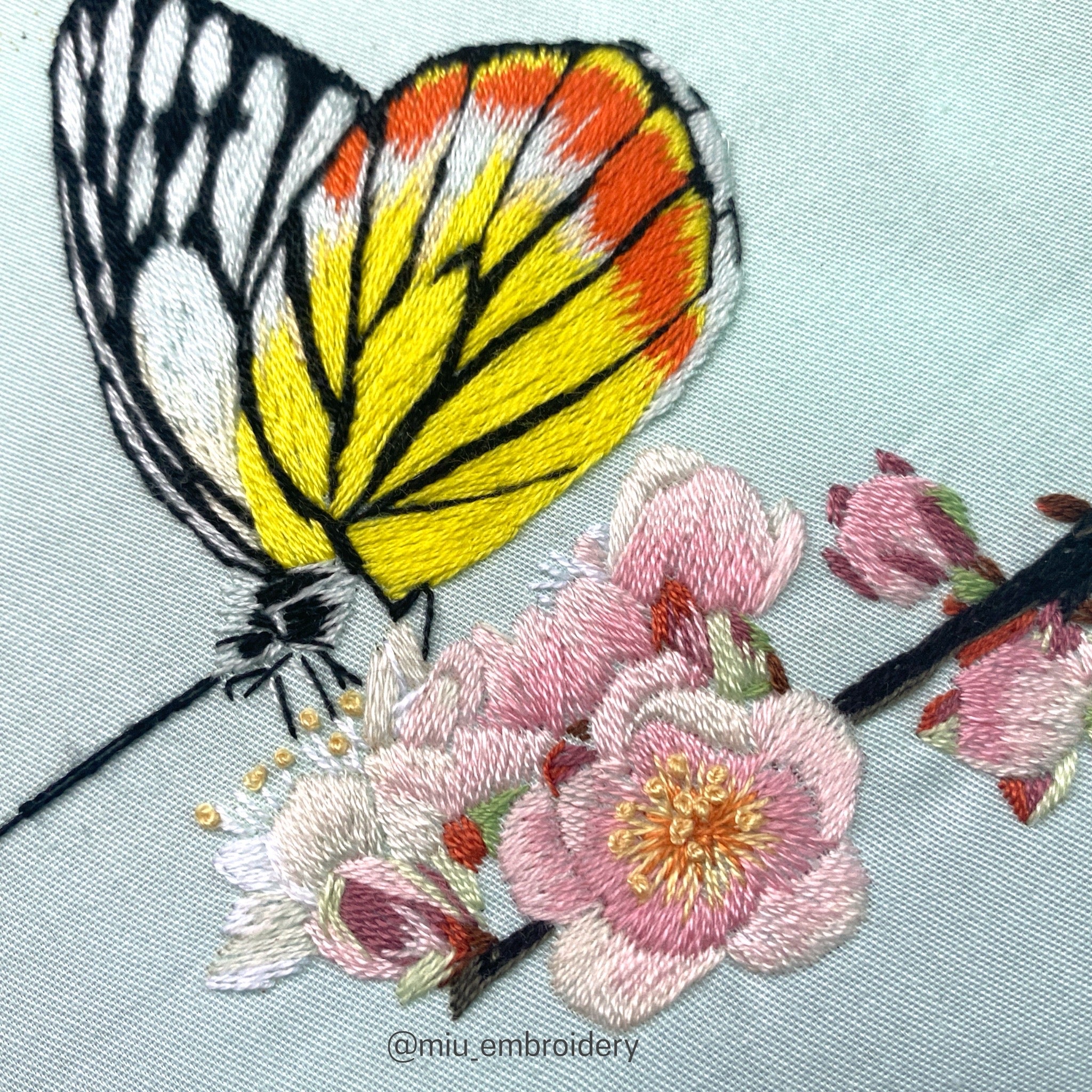 Peach Blossom & 2 Cats Needle Painting Hand Embroidery Kit 8” –  MiuEmbroidery