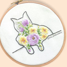 Charger l&#39;image dans la galerie, Floral Cat 1 PDF Embroidery Pattern  + Video Tutorial
