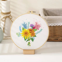 Charger l&#39;image dans la galerie, Modern Flower Bouquet DIY Hand Embroidery Kit 20cm
