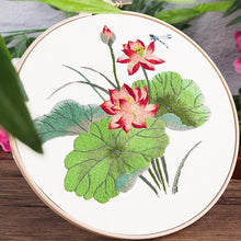 Cargar imagen en el visor de la galería, Dragonfly on lotus needle painting hand embroidery kit
